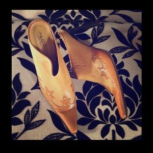 Aldo Heeled Booties Sz 39 (8.5/9)